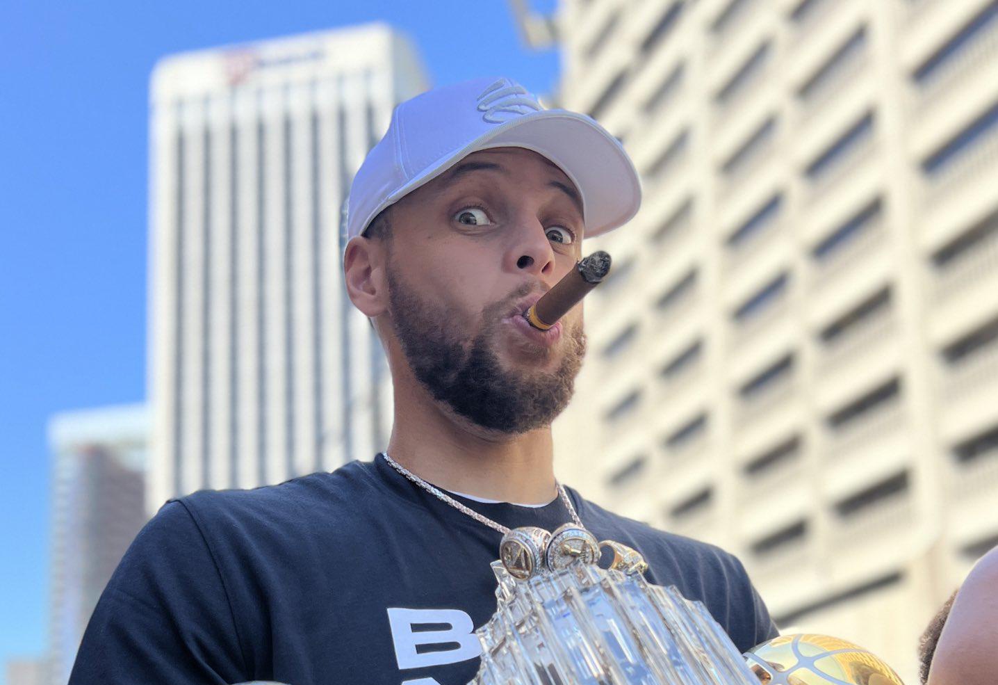 球员形成良 球员形成良